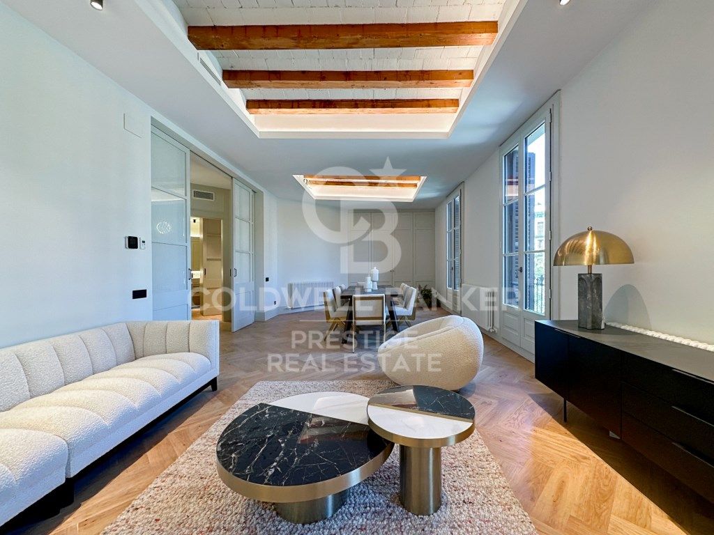 4 bedrooms Apartment in Eixample, Spain No. 86195