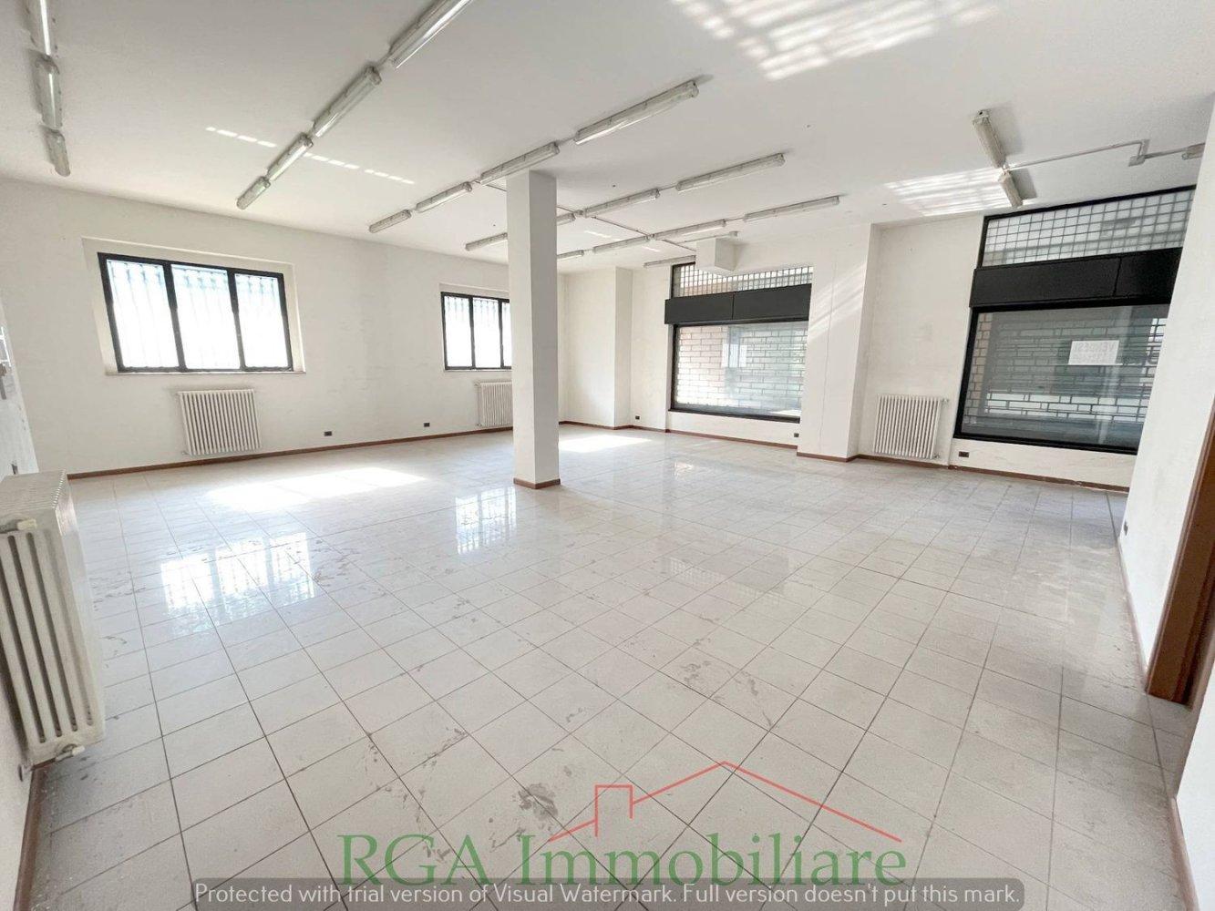  عقار تجاري في Bergamo, Italy 110متر مربع رقم 393146