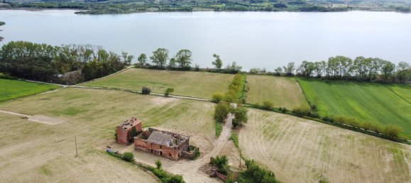 5 bedrooms House in Castiglione del Lago, Italy No. 58738 3