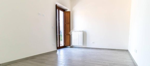 Apartamento de 2 dormitorios en L'Aquila, Italy No. 39760 22