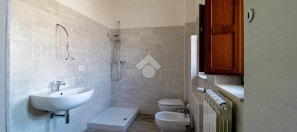 Apartamento de 2 dormitorios en L'Aquila, Italy No. 39760 2