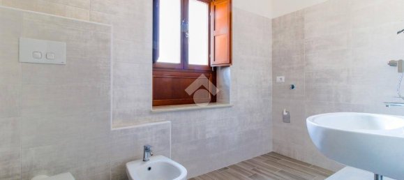Apartamento de 2 dormitorios en L'Aquila, Italy No. 39760 23