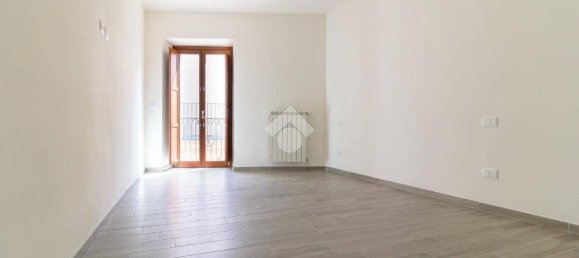 Apartamento de 2 dormitorios en L'Aquila, Italy No. 39760 19