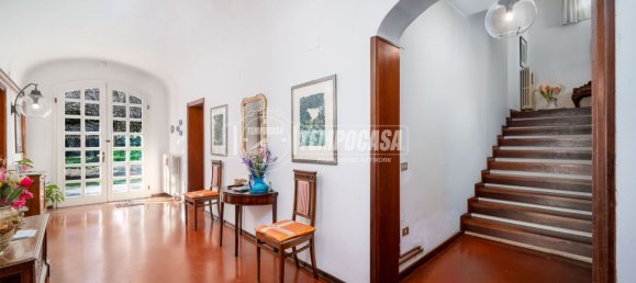 6 bedrooms House in Cavriago, Italy No. 10855 4