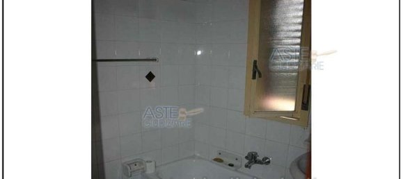 Вилла с 5 комнатами в Бурджо, Италия № 298687 8