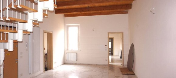 3 bedrooms Apartment in Comacchio, Italy No. 317490 3