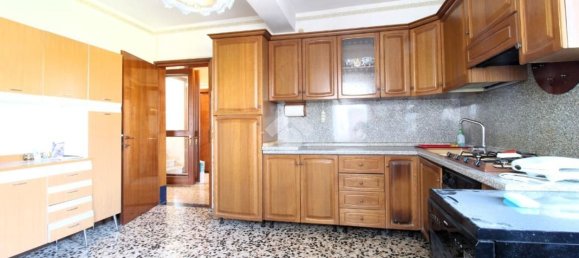 Дом с 6 комнатами в Реджо Эмилия, Италия № 8059 14