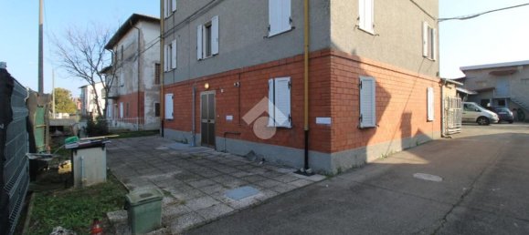 Дом с 6 комнатами в Реджо Эмилия, Италия № 8059 5