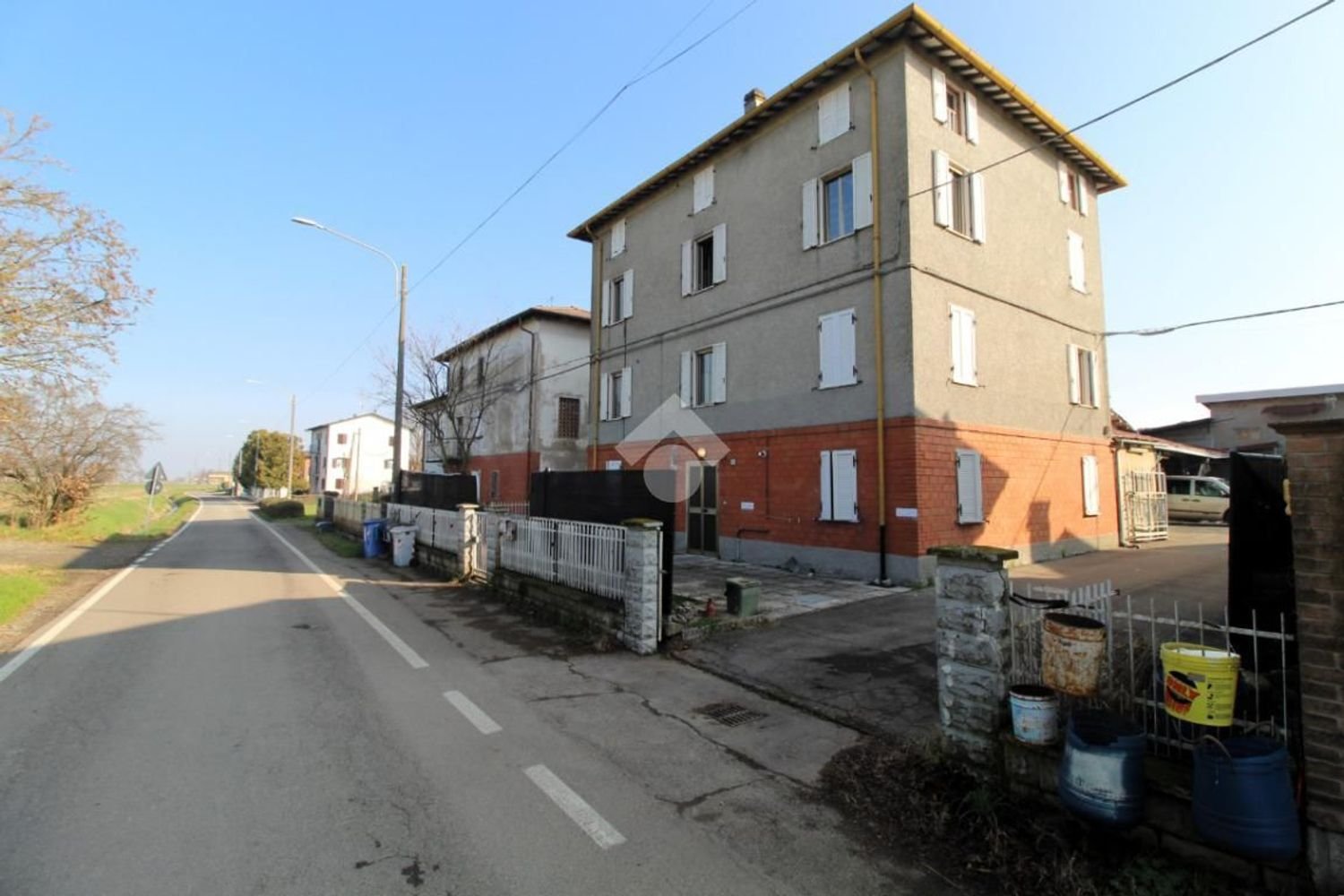 Дом с 6 комнатами в Реджо Эмилия, Италия № 8059