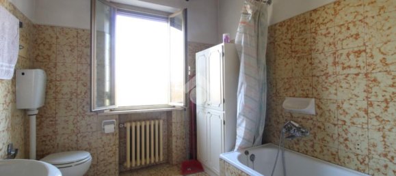 Дом с 6 комнатами в Реджо Эмилия, Италия № 8059 15