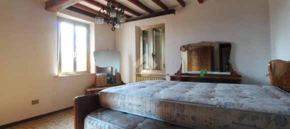 Дом с 6 комнатами в Реджо Эмилия, Италия № 8059 20