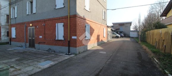 Дом с 6 комнатами в Реджо Эмилия, Италия № 8059 3