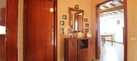 Дом с 6 комнатами в Реджо Эмилия, Италия № 8059 18