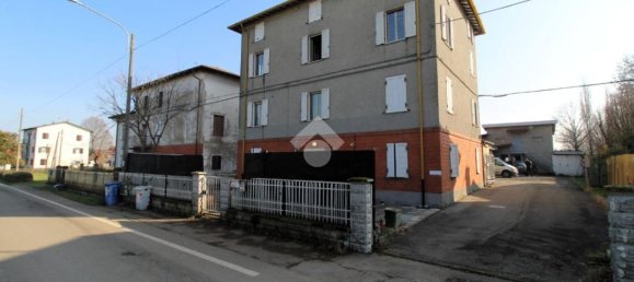 Дом с 6 комнатами в Реджо Эмилия, Италия № 8059 4