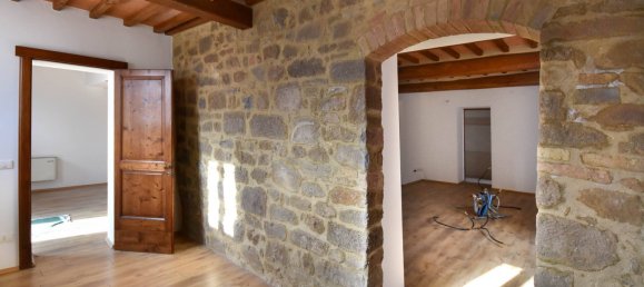 6 bedrooms Villa in Montalcino, Italy No. 106210 10