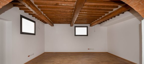 6 bedrooms Villa in Montalcino, Italy No. 106210 13