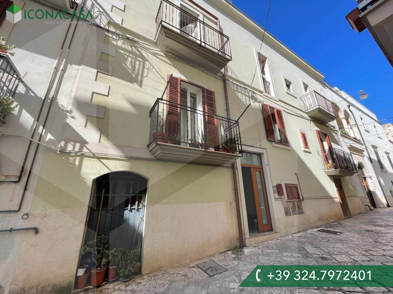 Casa de 5 habitaciónes en Conversano, Italy No. 26458