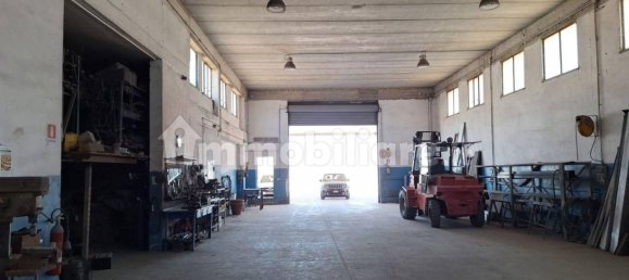 Склад 685м² в Битонто, Италия № 314699 8