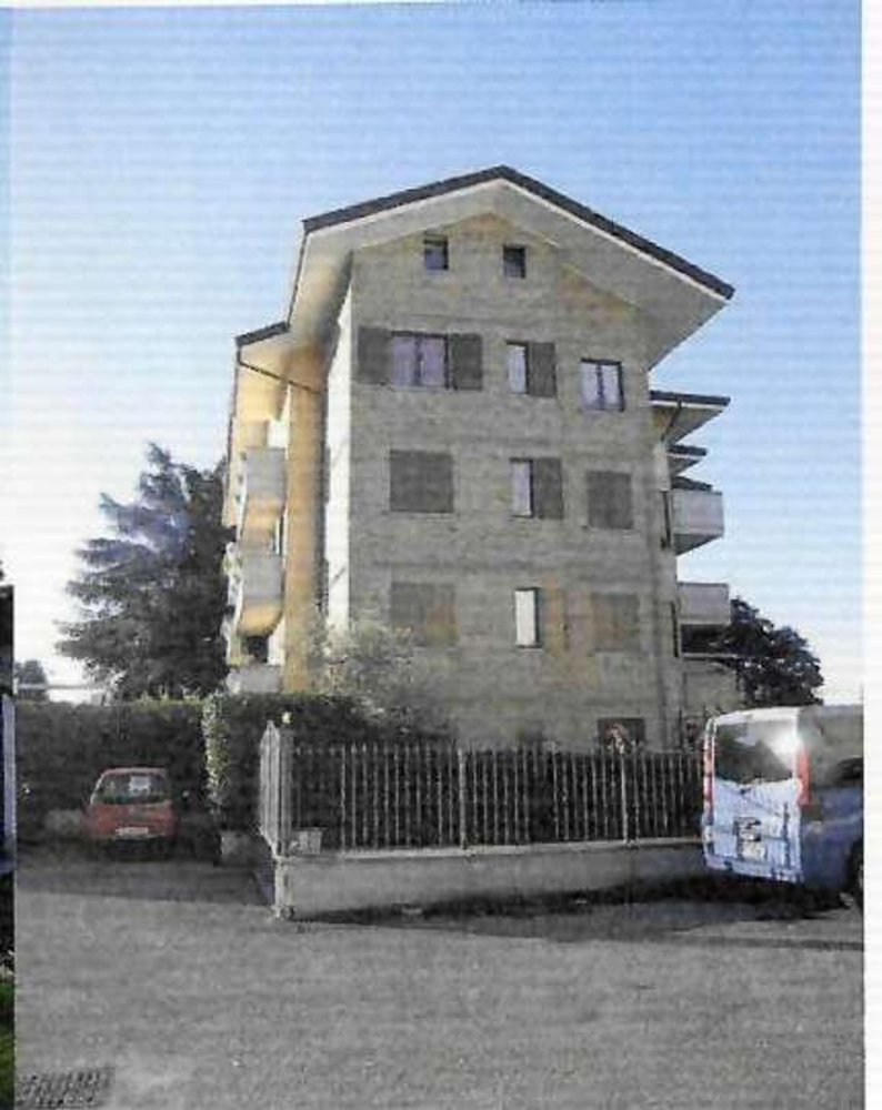 3 Schlafzimmer Wohnung in Limbiate, Italy, Nr. 361216