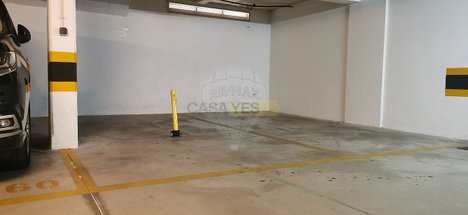 Гараж 13м² в Лагуш, Португалия № 69297