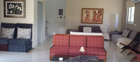 4 Schlafzimmer Property in Kalyvia Thorikou, Greece, Nr. 3827 2