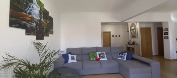 Квартира с 3 спальнями в Алмада, Португалия № 156076 3