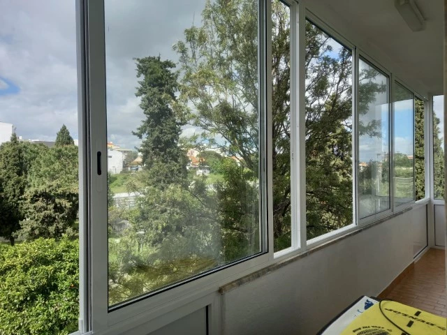 Квартира с 3 спальнями в Алмада, Португалия № 156076