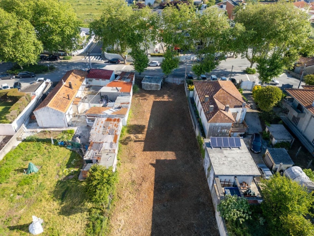 1700m² Land in Vila Nova de Gaia, Portugal No. 311849