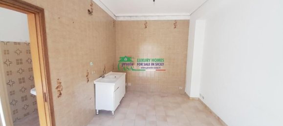 Studio in Ragusa, Italy No. 152307 3