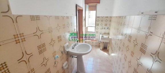 Studio in Ragusa, Italy No. 152307 5