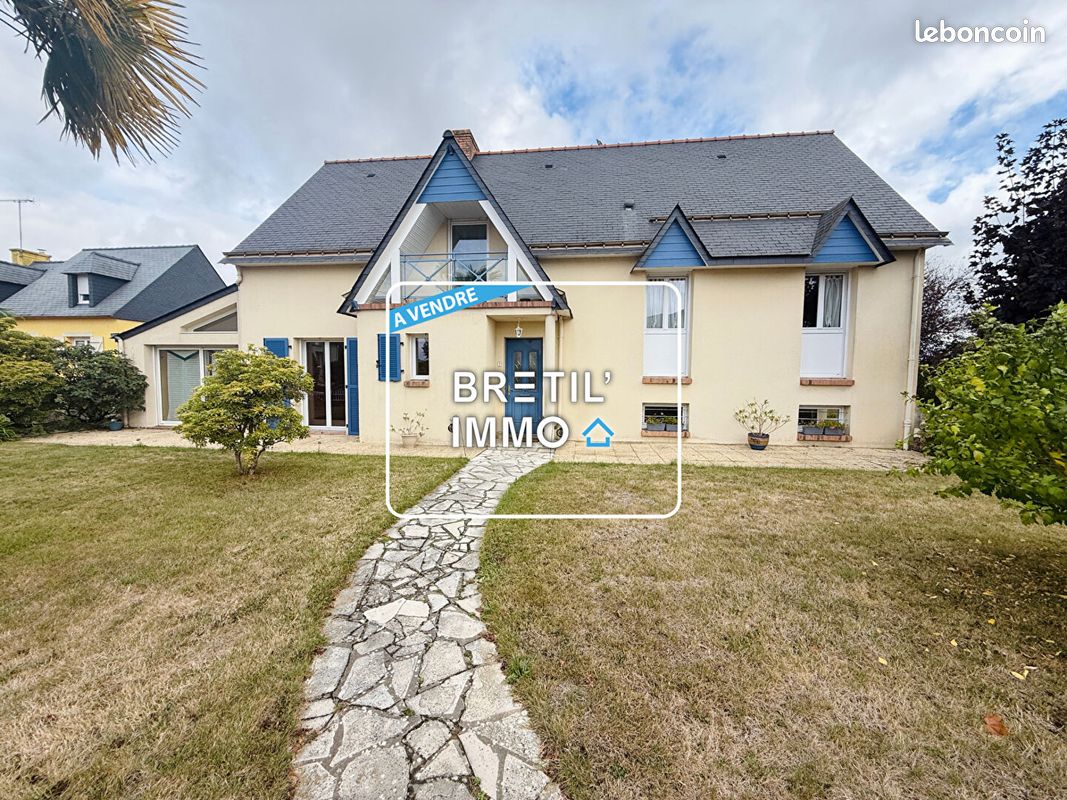 5 bedrooms House in Vitre, France No. 324465