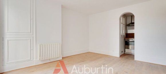 1 bedroom Apartment in Paris, France No. 314818 2