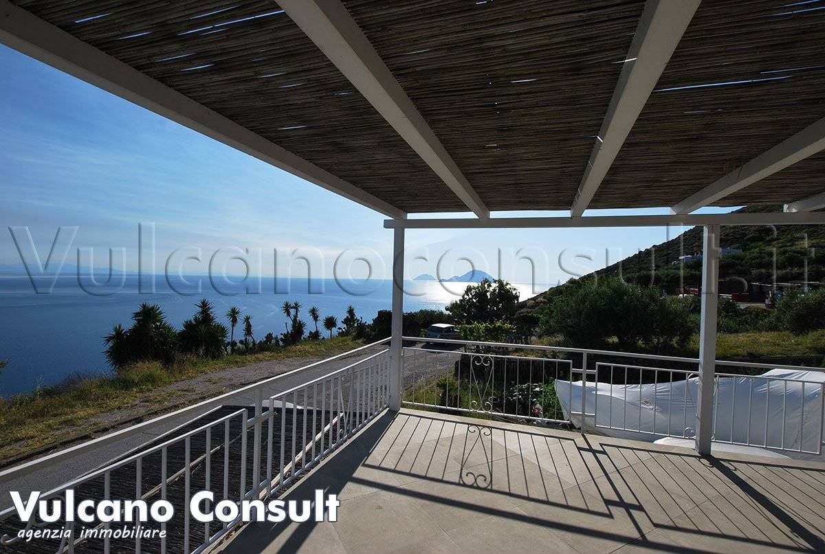 3 bedrooms Villa in Leni, Italy No. 188487