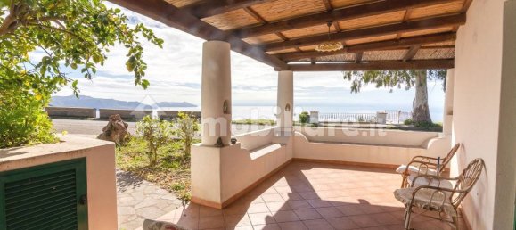 3 bedrooms Villa in Leni, Italy No. 188487 3