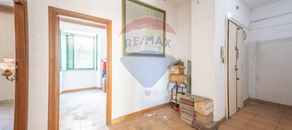 3 bedrooms Apartment in Rome, Italy No. 352679 9