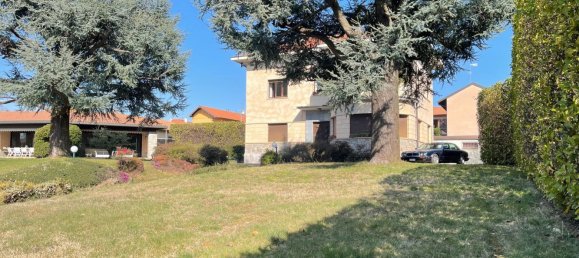 7 rooms Villa in Carnago, Italy No. 128583 40