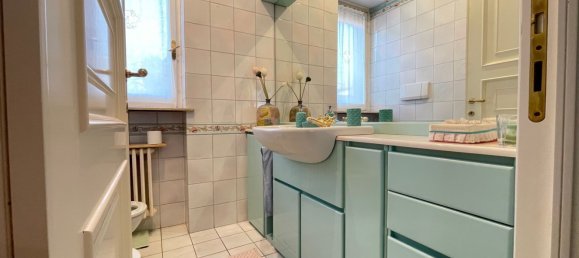 7 rooms Villa in Carnago, Italy No. 128583 3