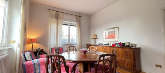 7 rooms Villa in Carnago, Italy No. 128583 2