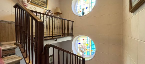 7 rooms Villa in Carnago, Italy No. 128583 5