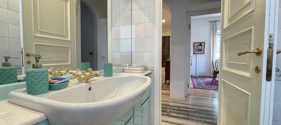 7 rooms Villa in Carnago, Italy No. 128583 4