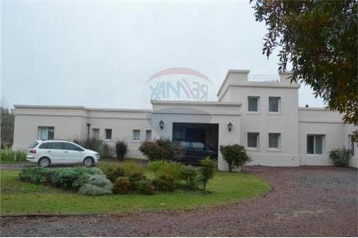 4 bedrooms House in Buenos Aires, Argentina No. 98962