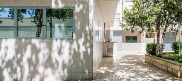 200m² Office in Zaragoza, Spain No. 67602 24