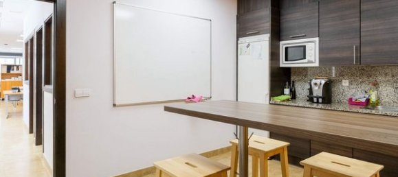 200m² Office in Zaragoza, Spain No. 67602 19