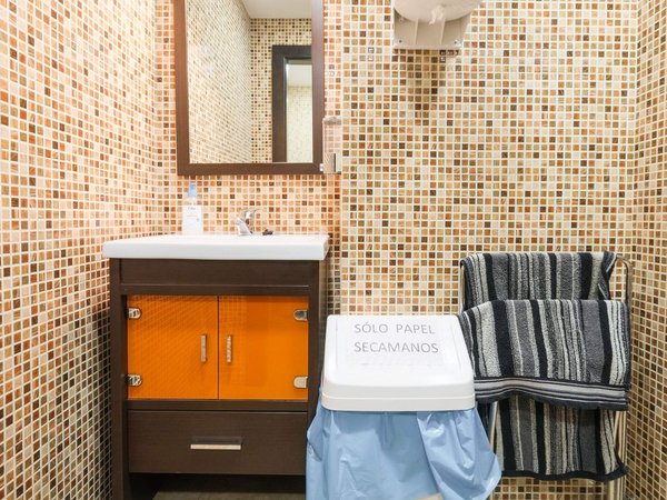 200m² Office in Zaragoza, Spain No. 67602