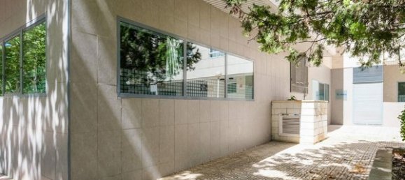 200m² Office in Zaragoza, Spain No. 67602 4