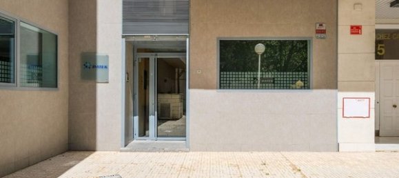 200m² Office in Zaragoza, Spain No. 67602 3