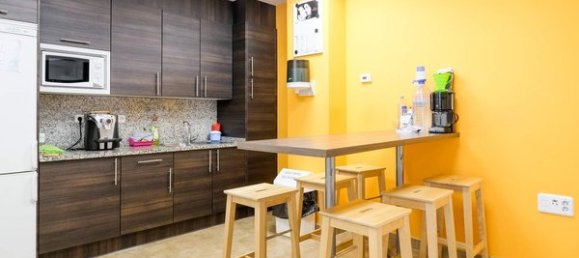 200m² Office in Zaragoza, Spain No. 67602 8