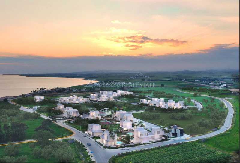 3 bedrooms Commercial property in Pervolia, Cyprus No. 19039