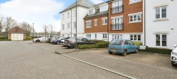 2 bedrooms Apartment in Horsham, United Kingdom No. 6280 14