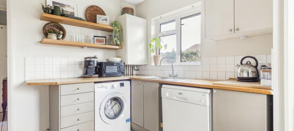 2 bedrooms Maisonette in Surrey, United Kingdom No. 8589 9